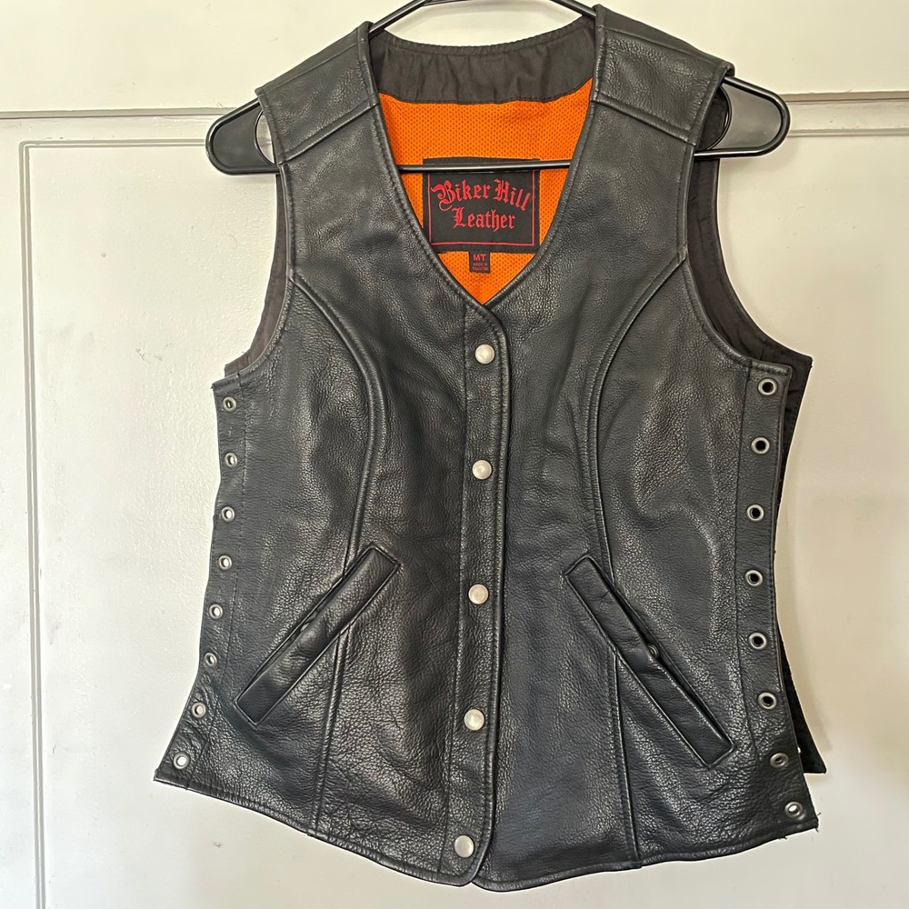 Biker Hill Leather Motorcycle Vest Medium Tall MT Black Snap Front Sleeveless‎